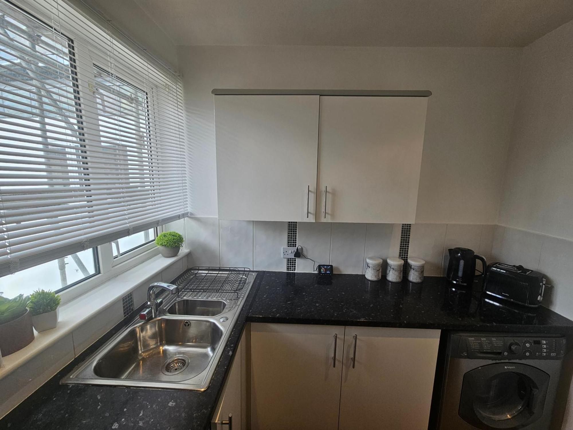 St Albans City Stays - Near Luton Airport - St Albans Abbey & City Train Station - Close To London- Harry Potter World - The Odyssey Cinema - Abbey Cathedral- Contractors I Business I Leisure- Sleeps Upto 6 People Exterior foto