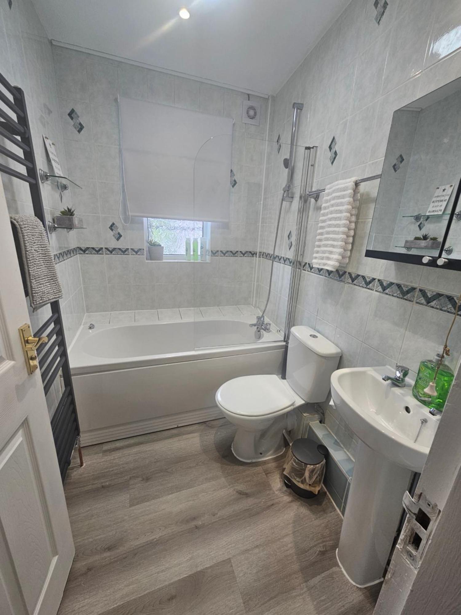 St Albans City Stays - Near Luton Airport - St Albans Abbey & City Train Station - Close To London- Harry Potter World - The Odyssey Cinema - Abbey Cathedral- Contractors I Business I Leisure- Sleeps Upto 6 People Exterior foto